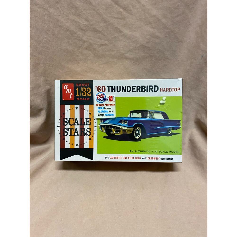 NEW AMT 1:32 SCALE STARS " 1960 THUNDERBIRD HARDTOP " RETRO DELUXE AMT1135/12